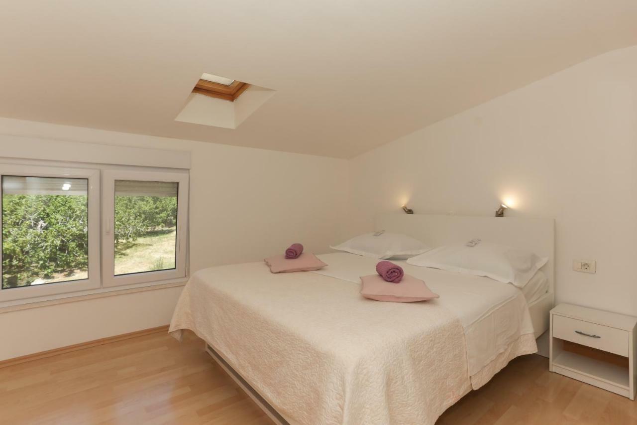 Holiday Home Rupotina With A Large Yard, Pool And A Beautiful View Salona Kültér fotó